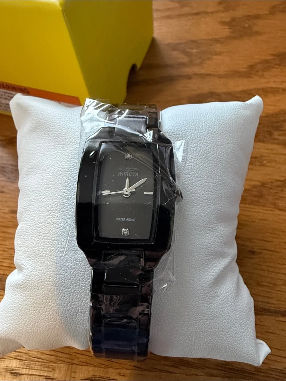 Invicta sleek black